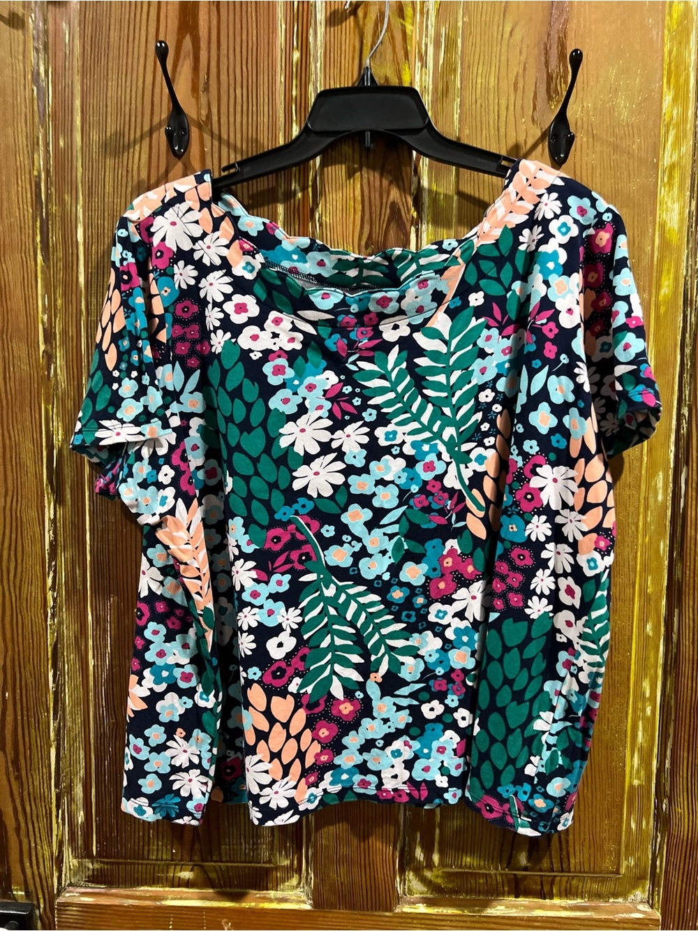 Kim Rogers Multi-Color Floral Short Sleeve Tee